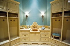craftsman-bathroom